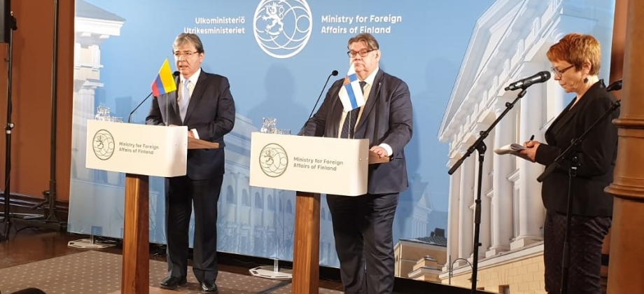 Canciller Carlos Holmes Trujillo anunció que elevará el nivel de la representación diplomática de Colombia en Finlandia a Embajador Extraordinario y Plenipotenciario 