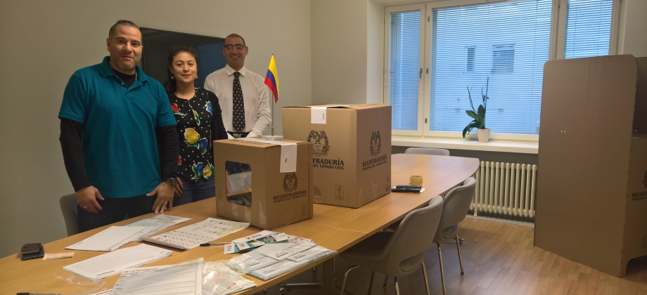 La Sección Consular de la Embajada de Colombia en Finlandia inició la jornada de elecciones 