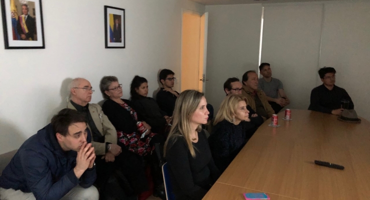 En el marco del Día de la Memoria y Solidaridad con las Víctimas se proyectó la película “El silencio de los fusiles” en la Embajada de Colombia en Finlandia