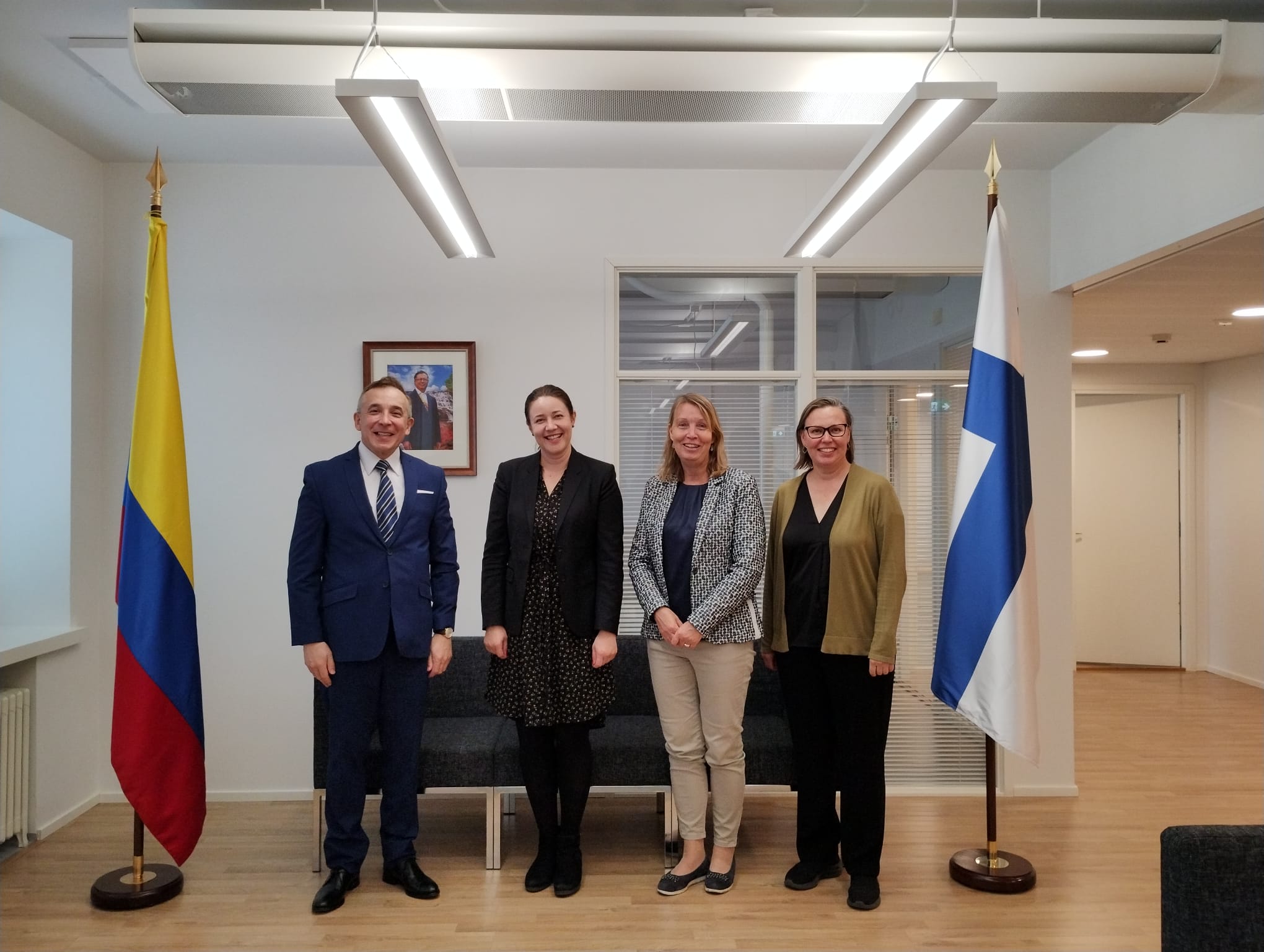 Embajador de Colombia Álvaro Sandoval Bernal se reúne con delegación finlandesa que asistirá a COP 16 del Convenio sobre Diversidad Biológica a realizarse en Cali, Colombia