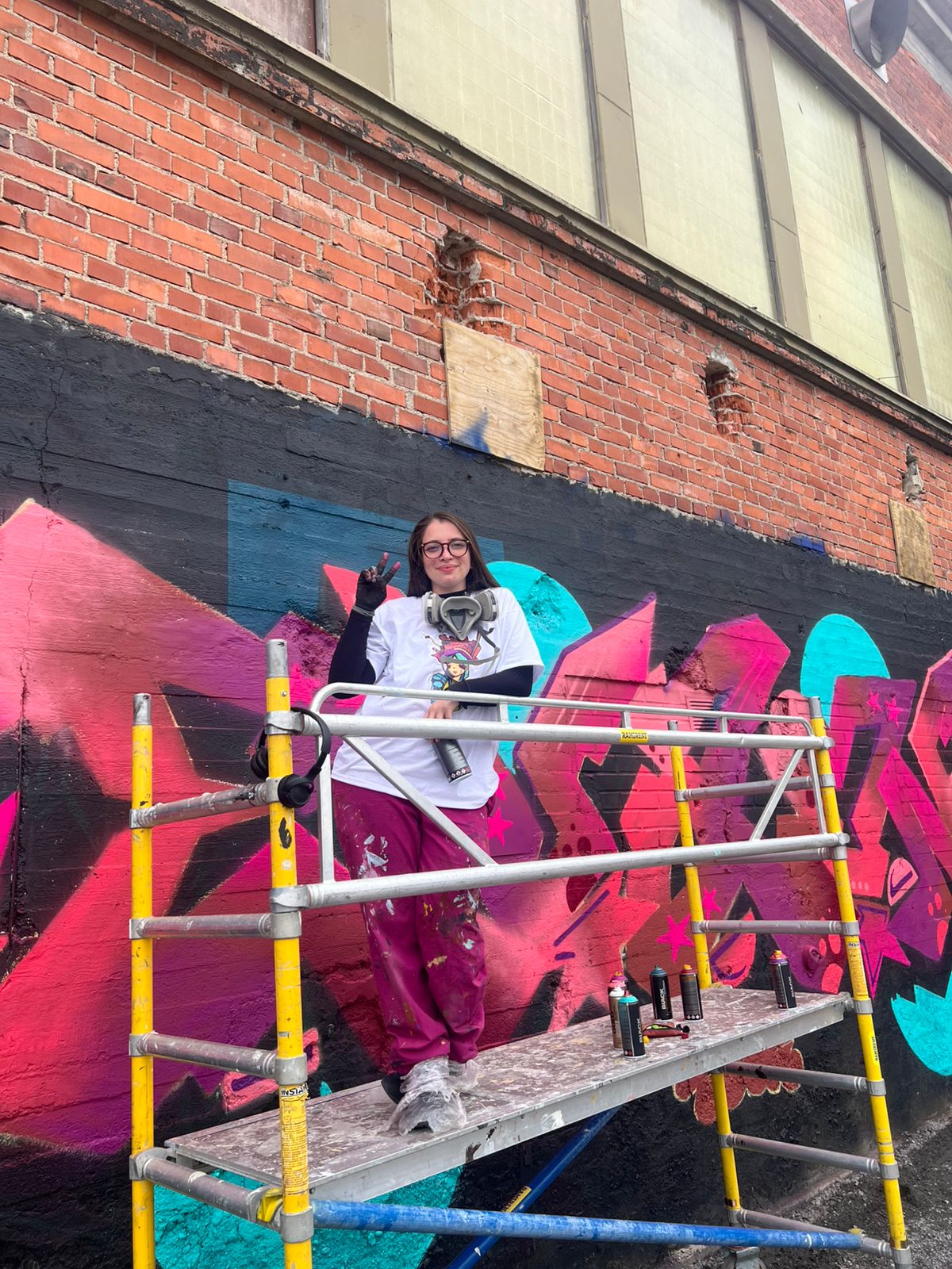 Embajada de Colombia en Finlandia acompaña a artista colombiana en el evento internacional de arte callejero en Tampere