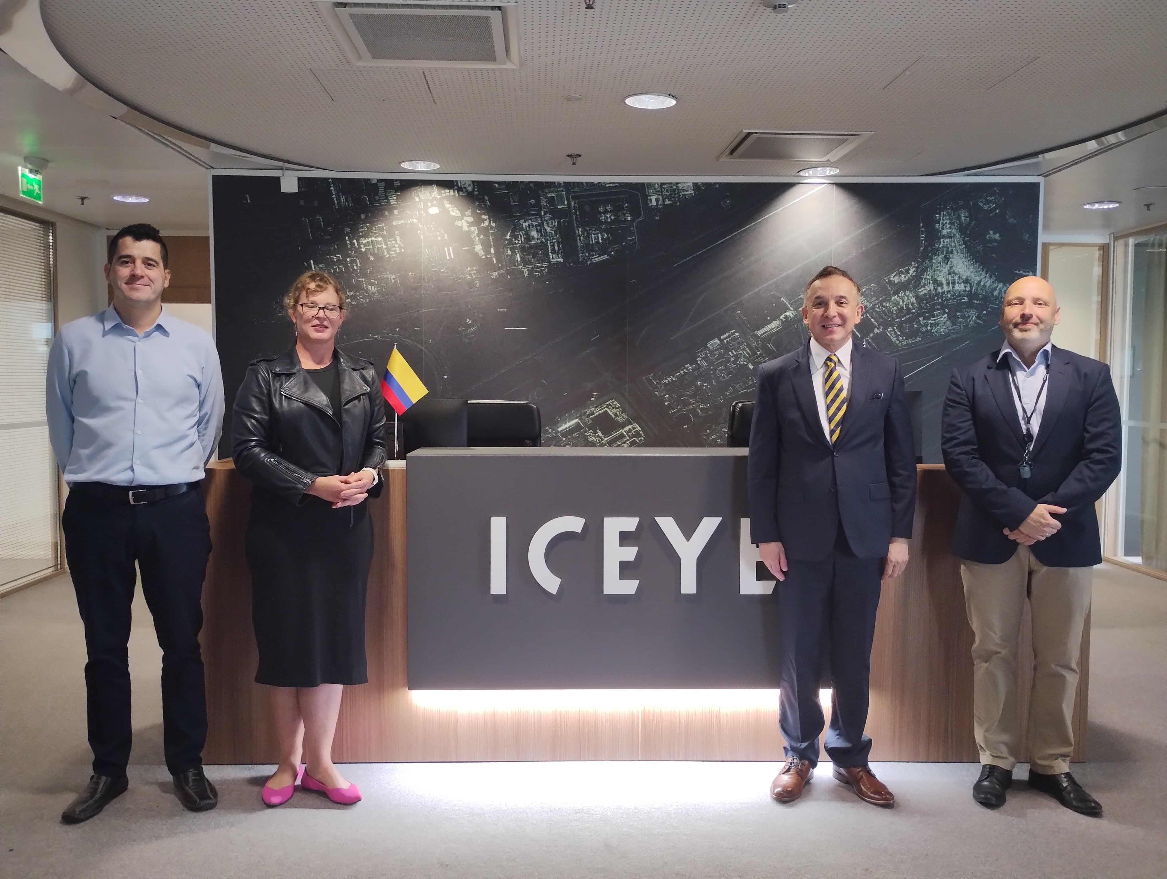 Reunión del Embajador de Colombia en Finlandia, Álvaro Sandoval Bernal, en su visita a la sede de ICEYE Ltda