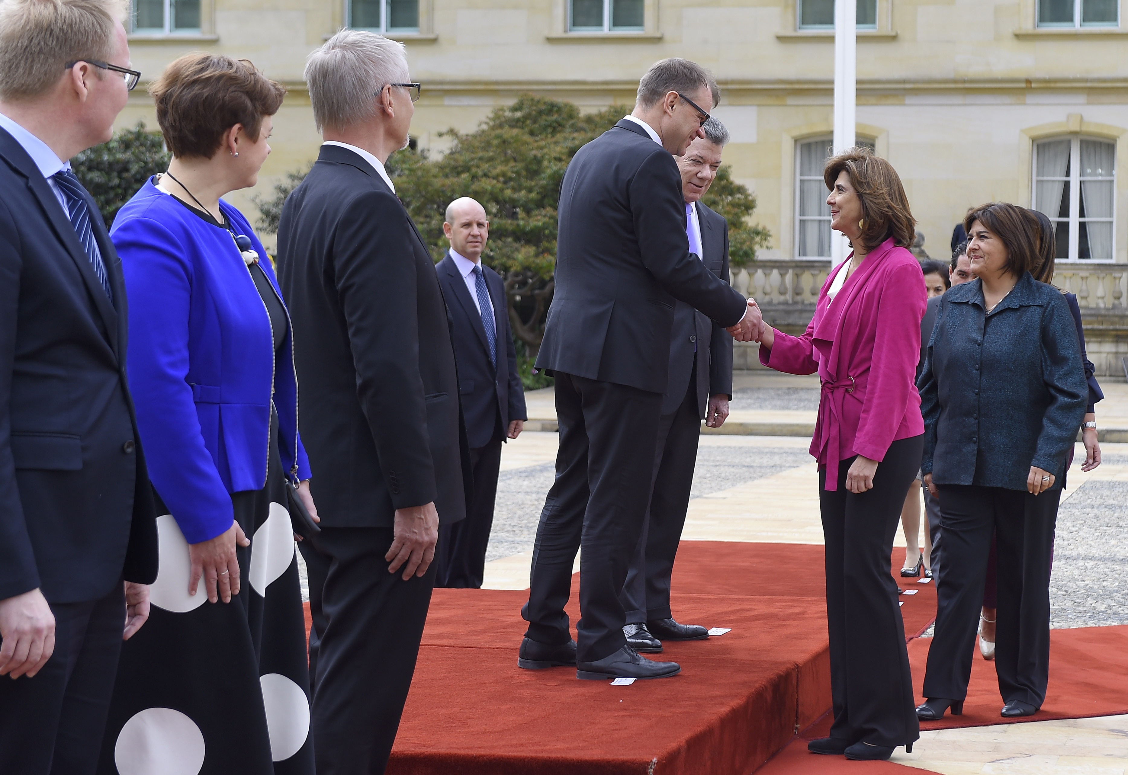 Canciller Holguín saludó al Primer Ministro de Finlandia durante la ceremonia de bienvenida 