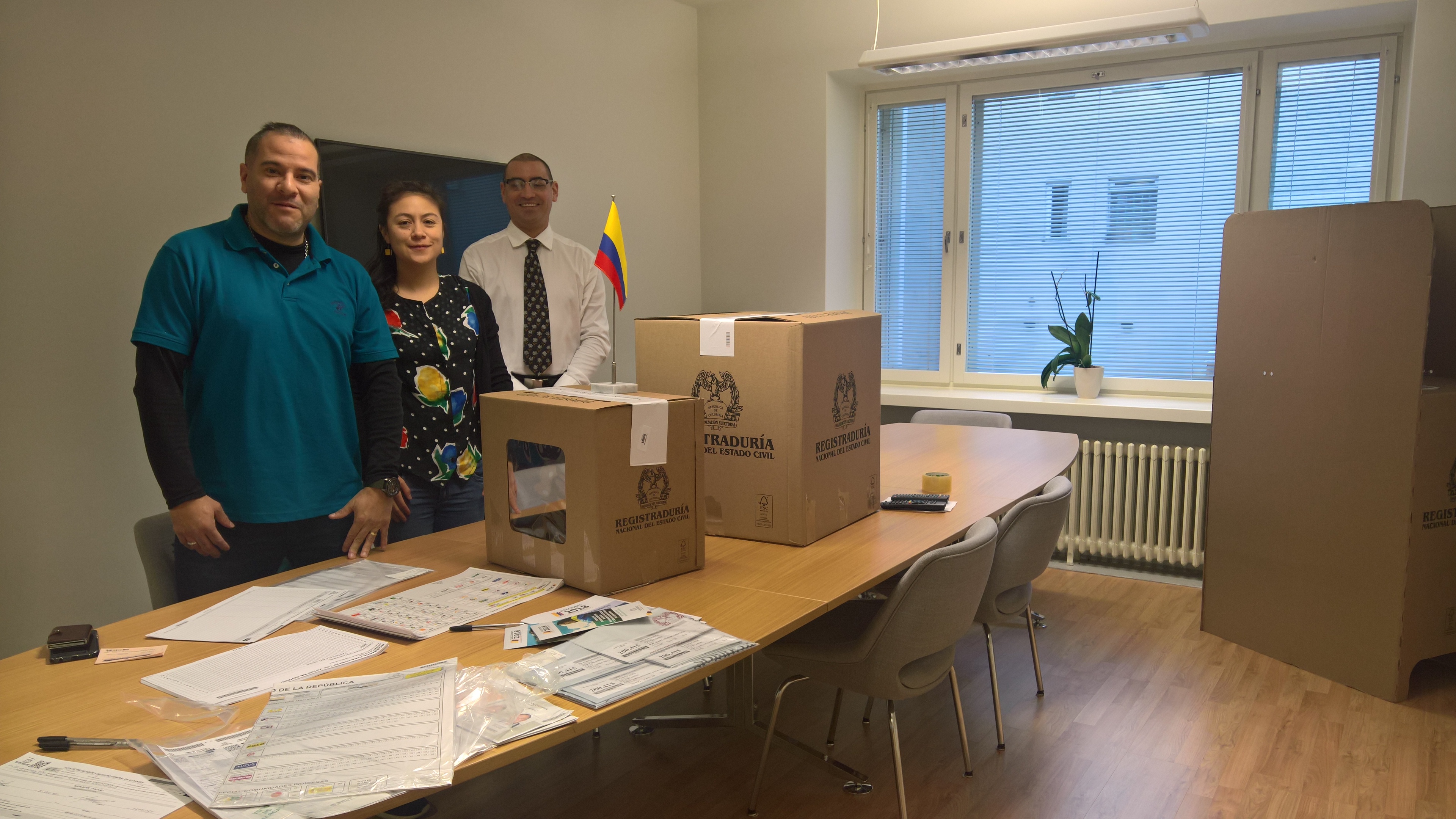 La Sección Consular de la Embajada de Colombia en Finlandia inició la jornada de elecciones 