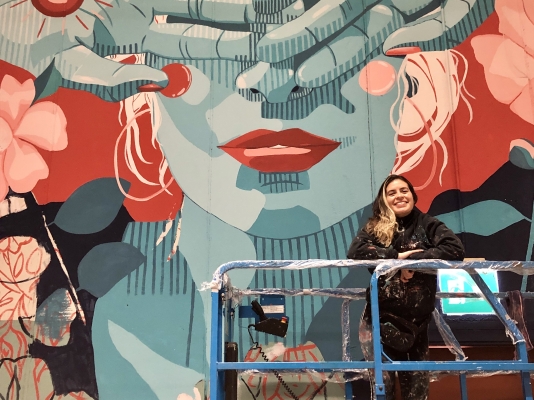 La Embajada de Colombia en Finlandia presentó en Helsinki un mural de la artista Lili Cuca 
