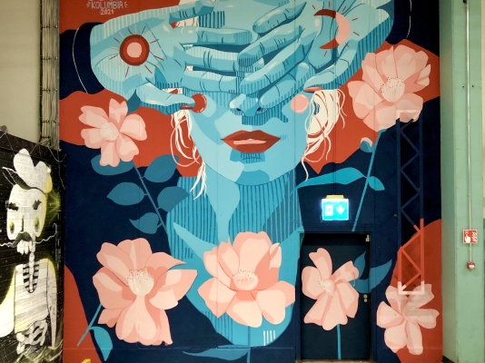 La Embajada de Colombia en Finlandia presentó en Helsinki un mural de la artista Lili Cuca 