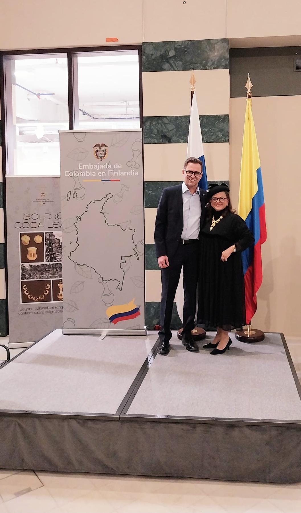 Embajada de Colombia inaugura la Exhibición: “Memorias de Oro y Hoja de Coca”: más allá del pensamiento colonial y la estigmatización contemporánea