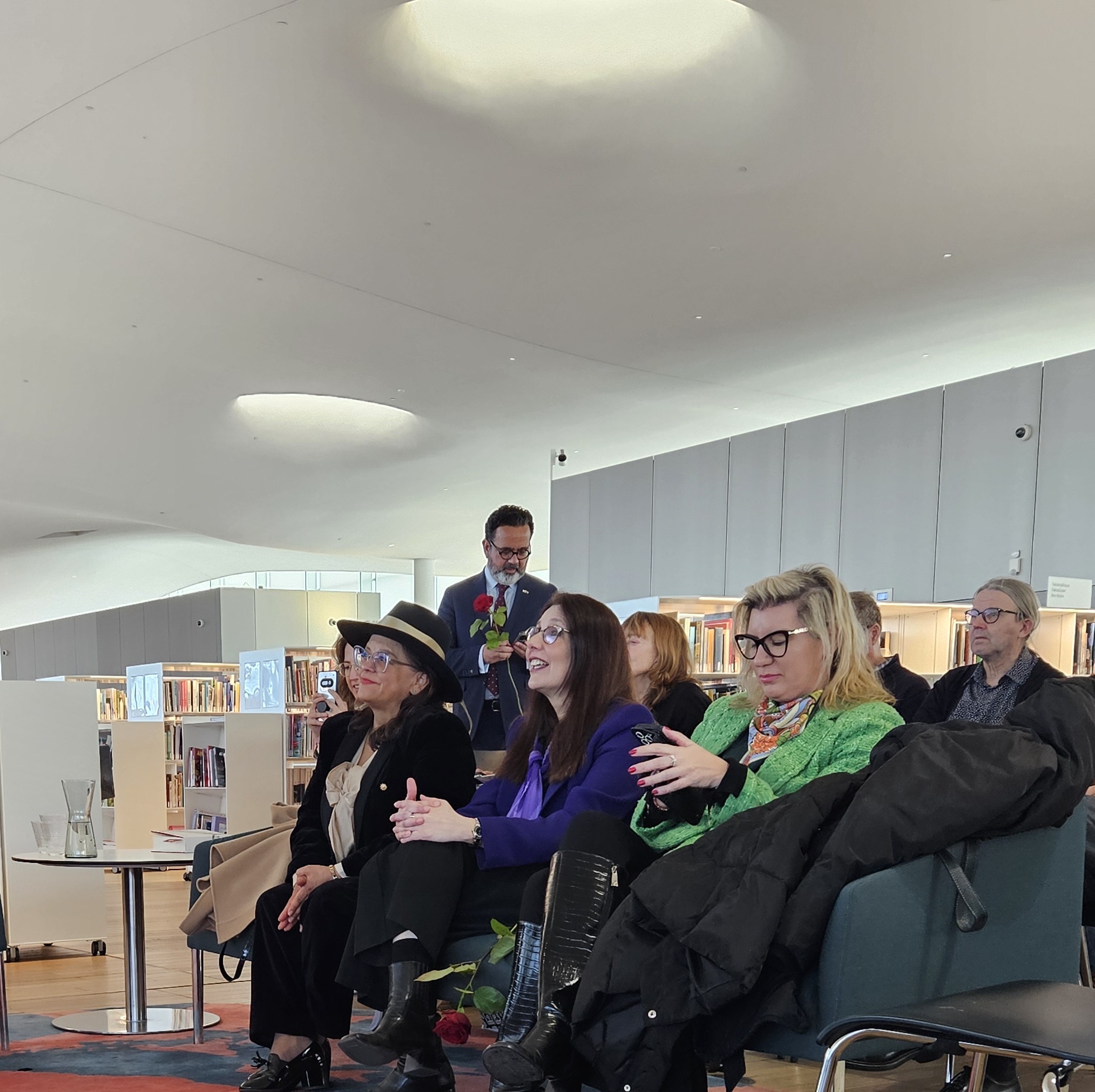 En el Día Internacional del Libro, el castellano se presenta en Helsinki como vehículo de identidad cultural y cohesión social