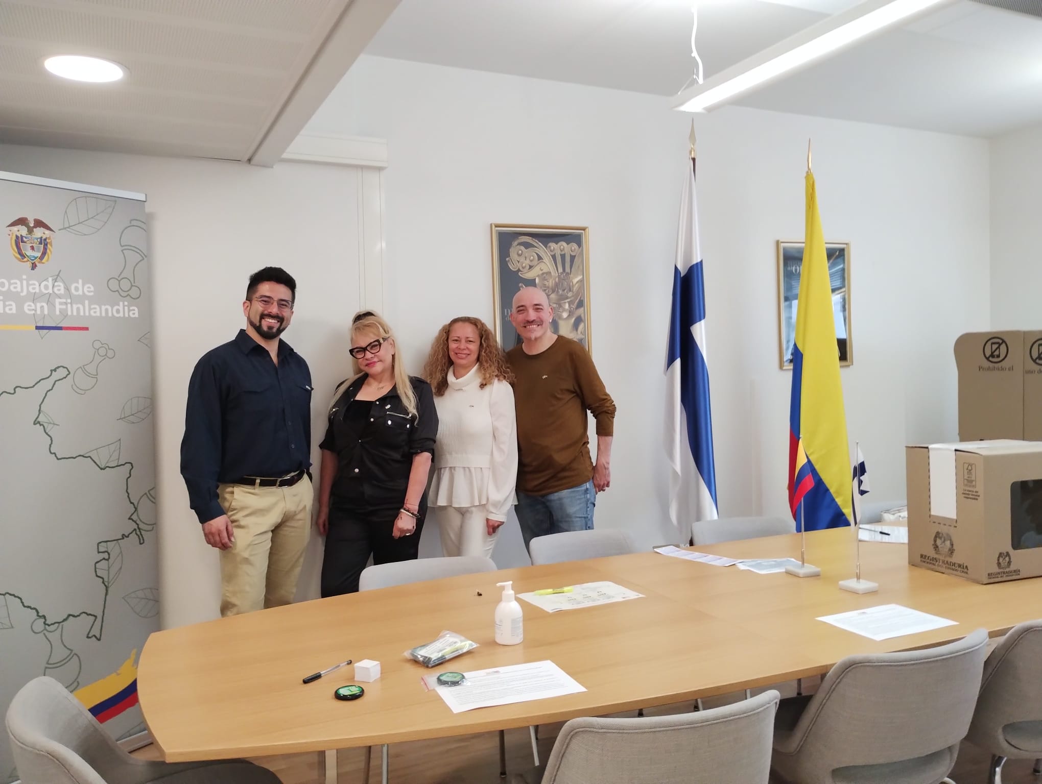Sección Consular de la Embajada de Colombia en Finlandia inicia segunda vuelta de las elecciones presidenciales 2026