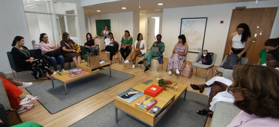 Embajada de Colombia acompaña a delegación compuesta por mujeres que buscan aprender de buenas prácticas de equidad de género en Finlandia